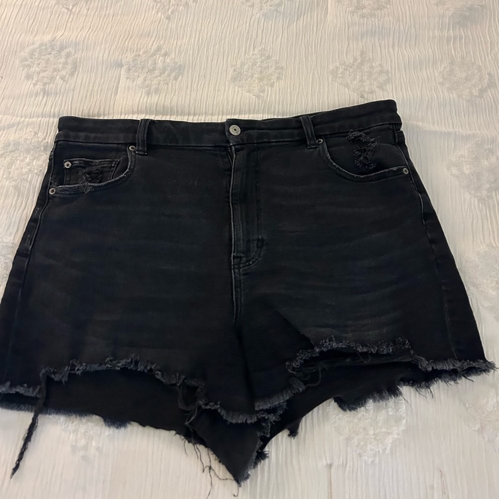 American Eagle curve super hi rise shortie in black